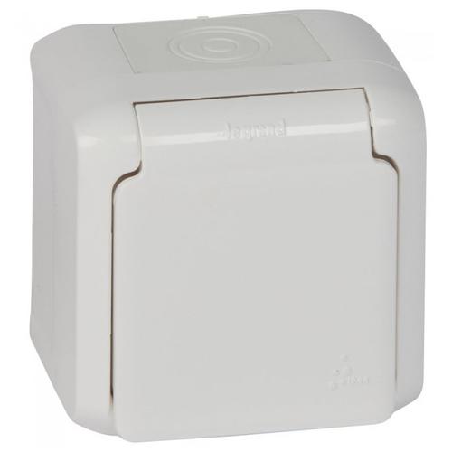 Legrand Forix IP44 fk 2P+F földelt csatlakozóaljzat, 16A, csapófedéllel, gyv, fehér