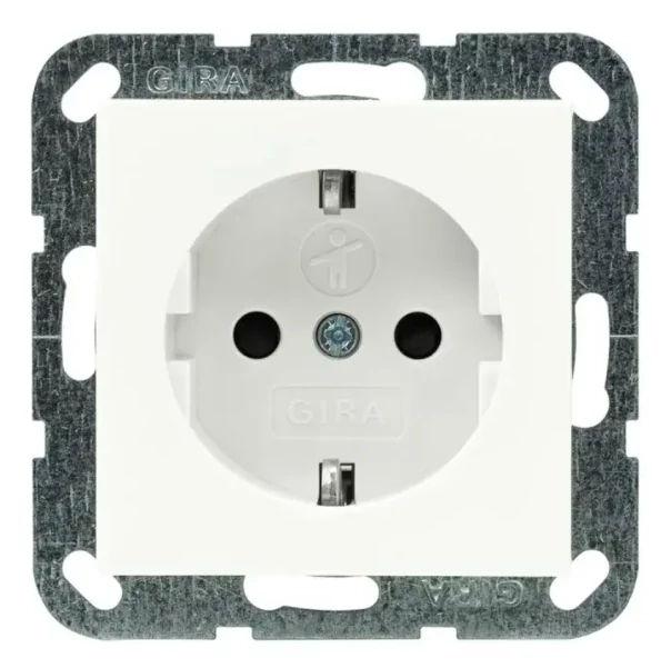 GIRA 045303 Dugaszolóaljzat biztonsági reteszeléssel System 55 fehér