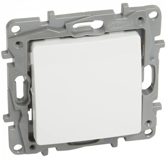 LEGRAND 764507 Niloé Egy pólusú nyomó körömmel fehér